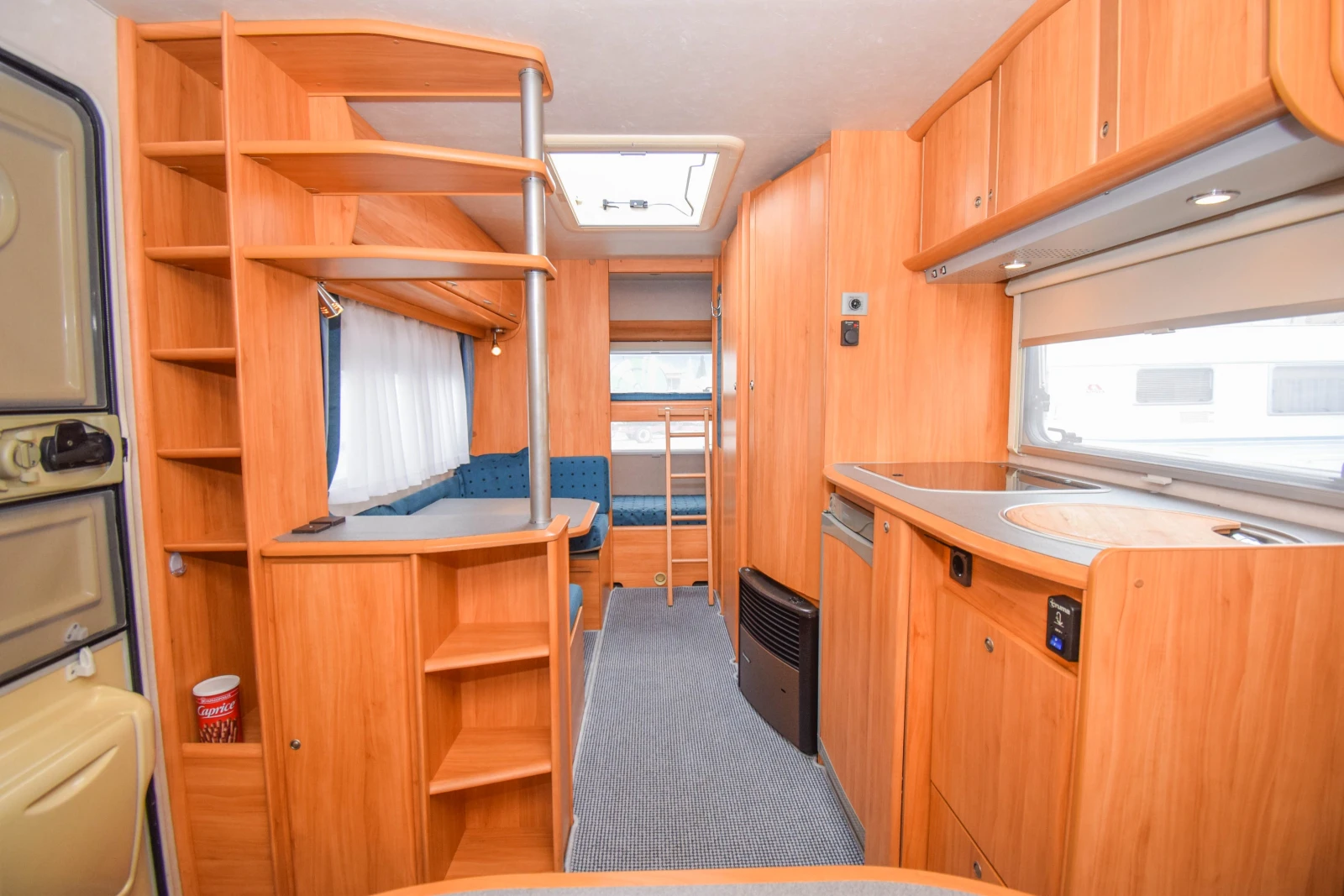 Каравана Adria Adiva, снимка 7 - Каравани и кемпери - 53919232