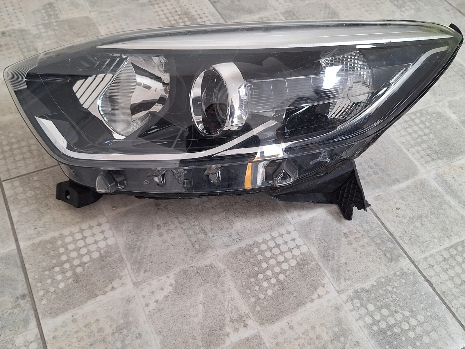 Renault Captur преден ляв 2017 - 2019(Facelift) 260603859R, снимка 3 - Части - 53766592