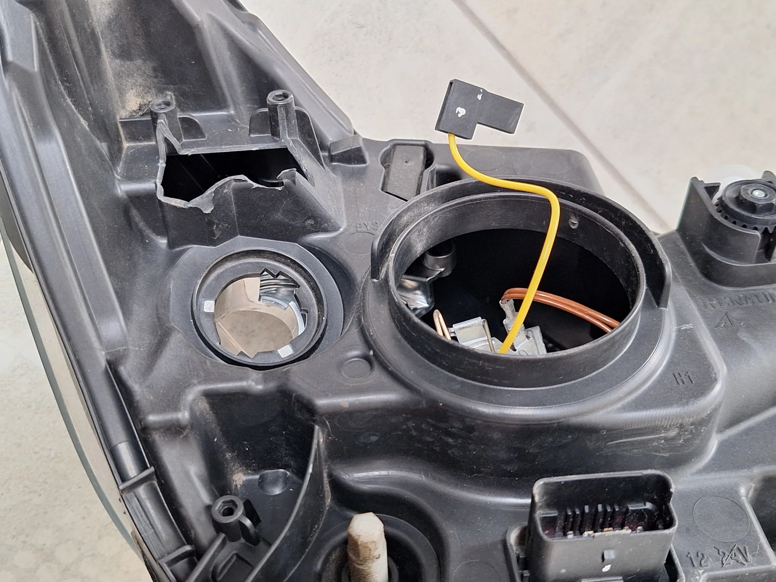 Renault Captur преден ляв 2017 - 2019(Facelift) 260603859R, снимка 2 - Части - 53766592