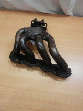 Изпускателен колектор Фолксваген Голф 5 1,6FSI бензин