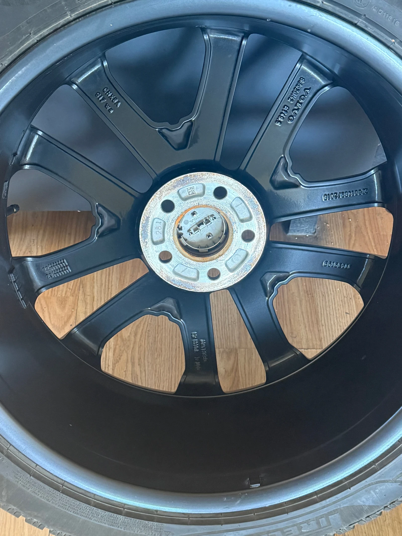 Гуми с джанти Pirelli 245/45R20, снимка 3 - Гуми и джанти - 55734997
