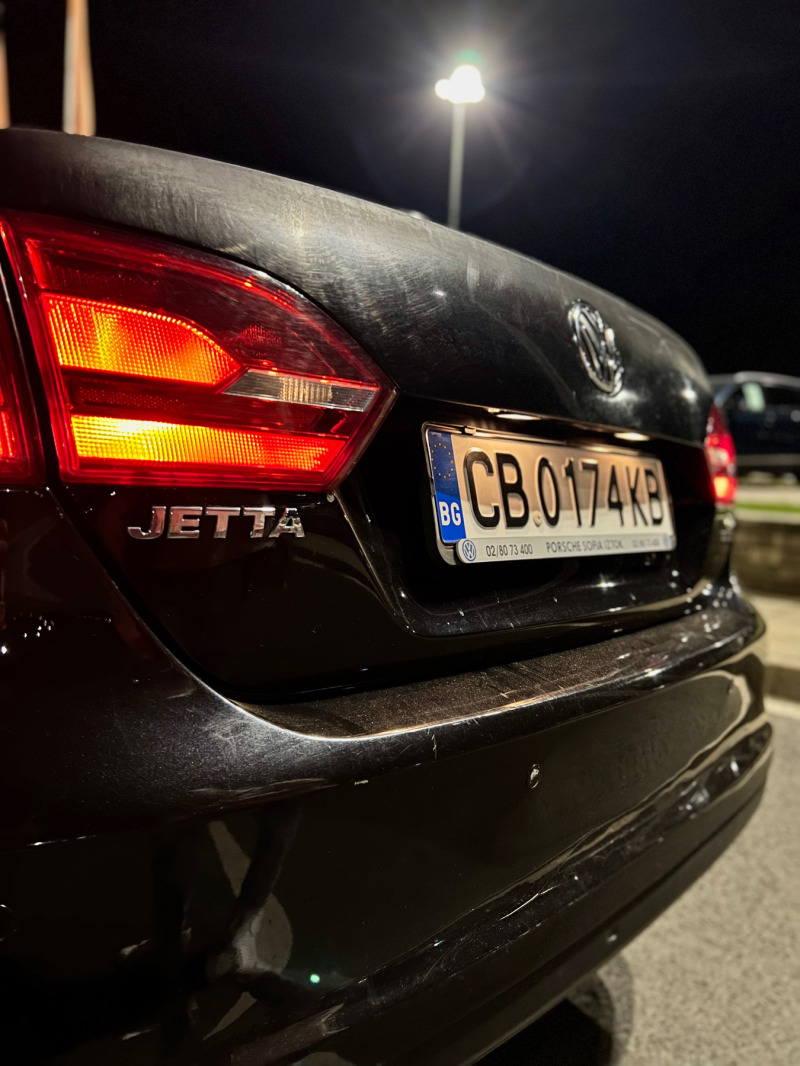 VW Jetta, снимка 13 - Автомобили и джипове - 46297303