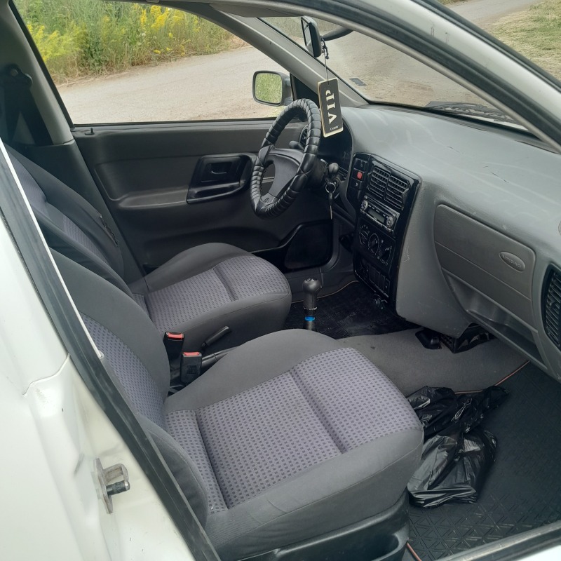 VW Caddy 1.4, снимка 4 - Автомобили и джипове - 46245924