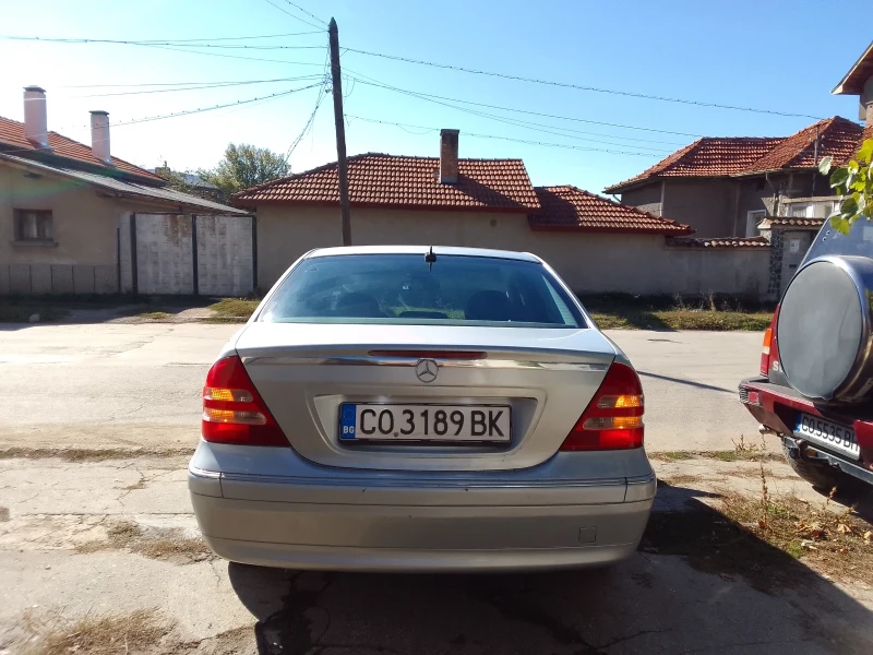 Mercedes-Benz C 200 КАПАРИРАН, снимка 8 - Автомобили и джипове - 47593351