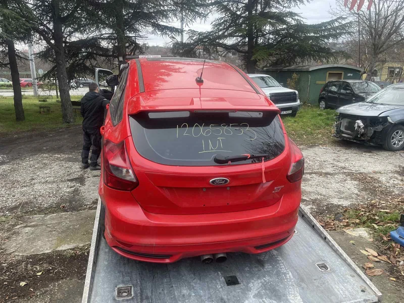 Ford Focus 2.0 ST, снимка 2 - Автомобили и джипове - 48232047