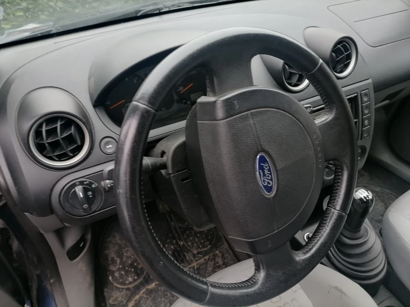 Ford Fiesta 1, 3i, снимка 4 - Автомобили и джипове - 52392603