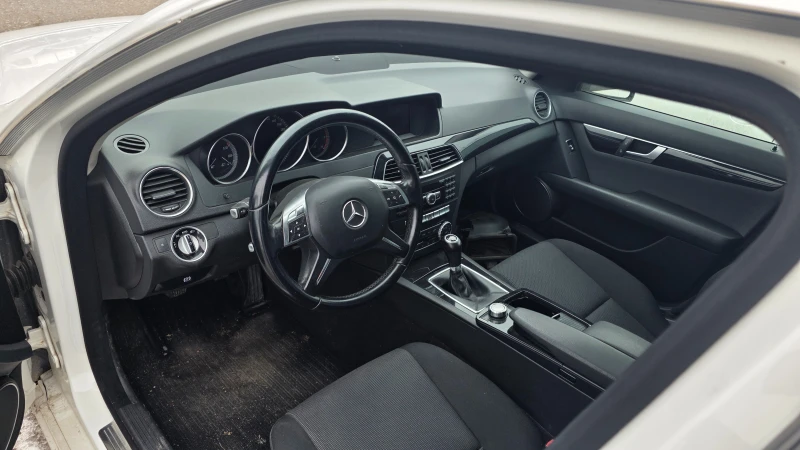 Mercedes-Benz C 220 2.2cdi, снимка 8 - Автомобили и джипове - 52447970