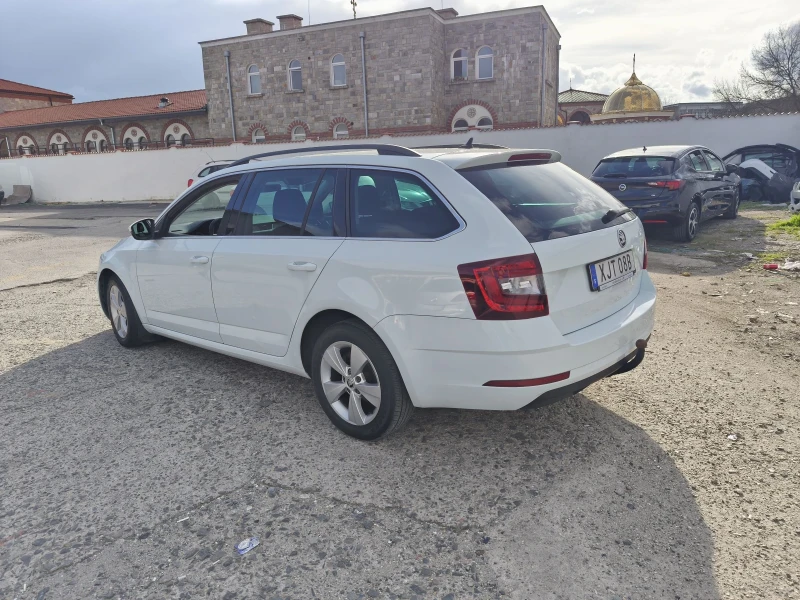 Skoda Octavia 1.5 G-tec, снимка 3 - Автомобили и джипове - 52551946