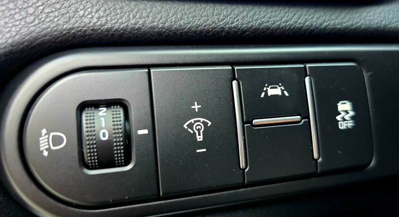 Kia Ceed 1.6, снимка 9 - Автомобили и джипове - 52554216