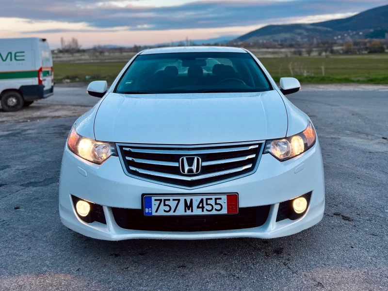 Honda Accord Бяла ПЕРЛА, снимка 2 - Автомобили и джипове - 52714341