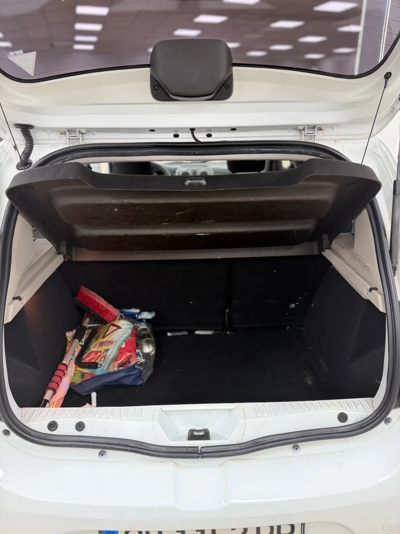 Dacia Sandero * 1.2 ГАЗ* * КЛИМАТИК* AвтоКредит * (НАЛИЧНА В БГ), снимка 14 - Автомобили и джипове - 53354799