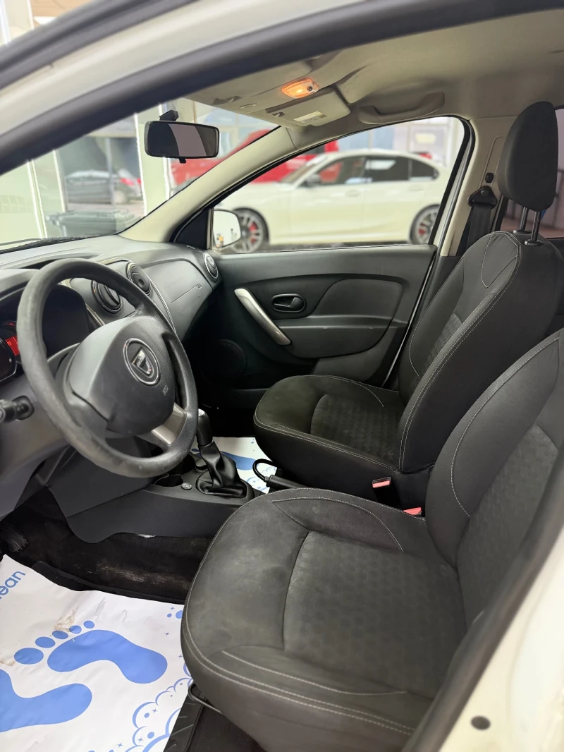Dacia Sandero * 1.2 ГАЗ* * КЛИМАТИК* AвтоКредит * (НАЛИЧНА В БГ), снимка 9 - Автомобили и джипове - 53354799