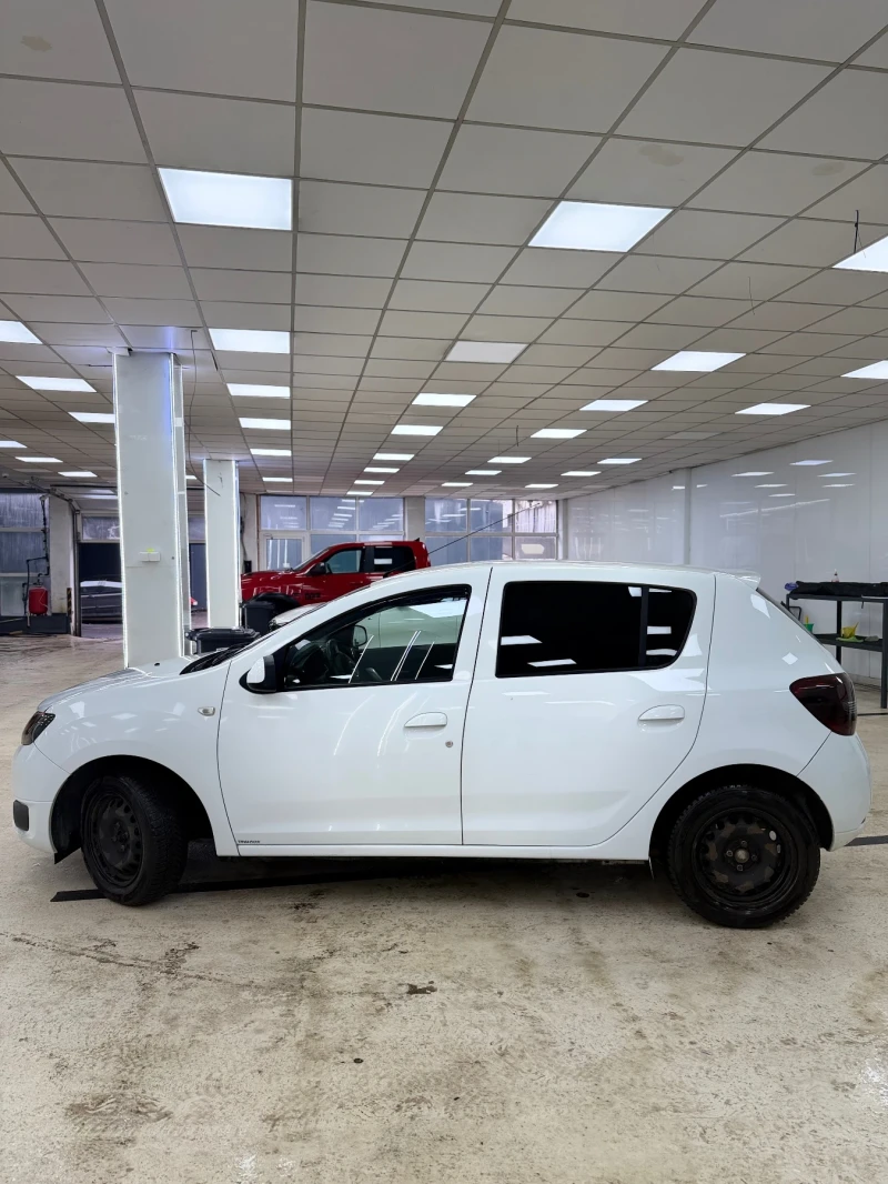 Dacia Sandero * 1.2 ГАЗ* * КЛИМАТИК* AвтоКредит * (НАЛИЧНА В БГ), снимка 4 - Автомобили и джипове - 53354799
