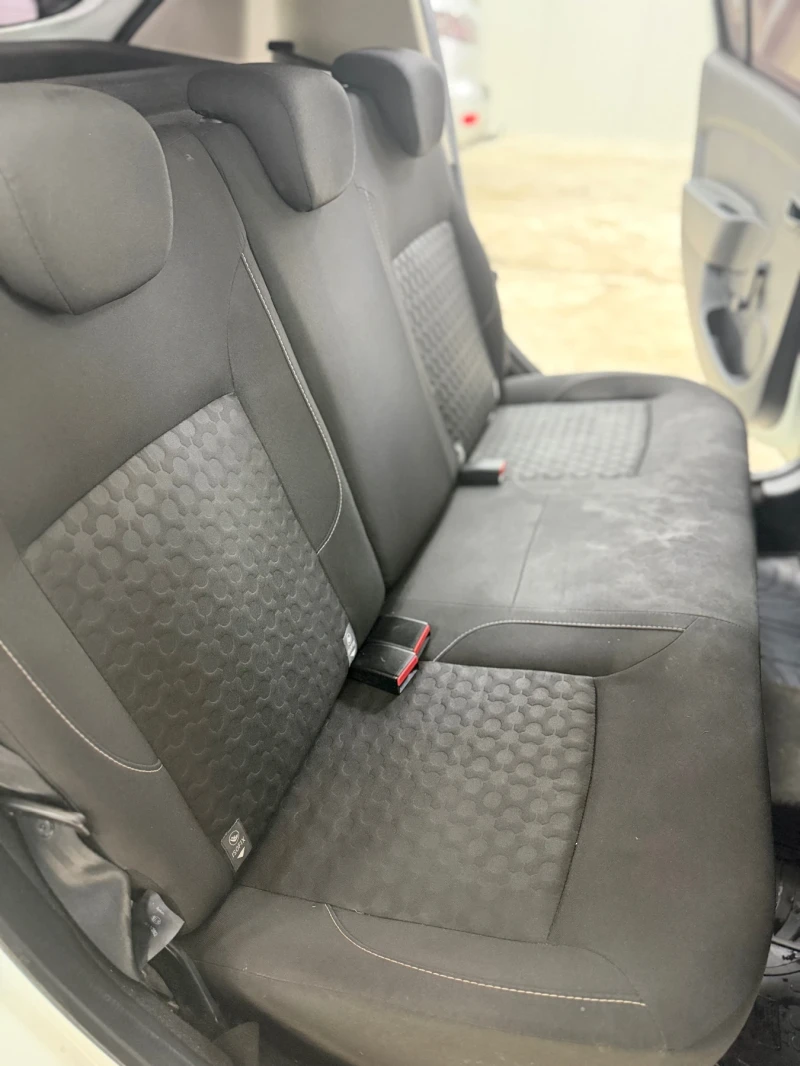 Dacia Sandero * 1.2 ГАЗ* * КЛИМАТИК* AвтоКредит * (НАЛИЧНА В БГ), снимка 13 - Автомобили и джипове - 53354799