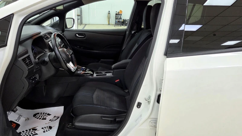 Nissan Leaf  42KWh/ЗАВЕРЕНА СЕРВИЗНА КНИЖКА, снимка 7 - Автомобили и джипове - 53386281
