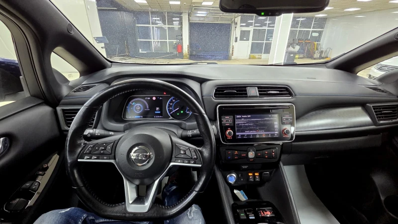 Nissan Leaf  42KWh/ЗАВЕРЕНА СЕРВИЗНА КНИЖКА, снимка 12 - Автомобили и джипове - 53386281