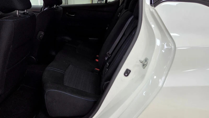 Nissan Leaf  46 хил КМ/ЗАВЕРЕНА СЕРВИЗНА КНИЖКА, снимка 8 - Автомобили и джипове - 53386281