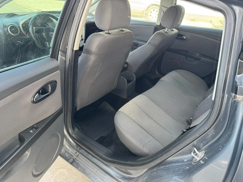 Seat Leon БЕНЗИН ГАЗ, снимка 9 - Автомобили и джипове - 53495699