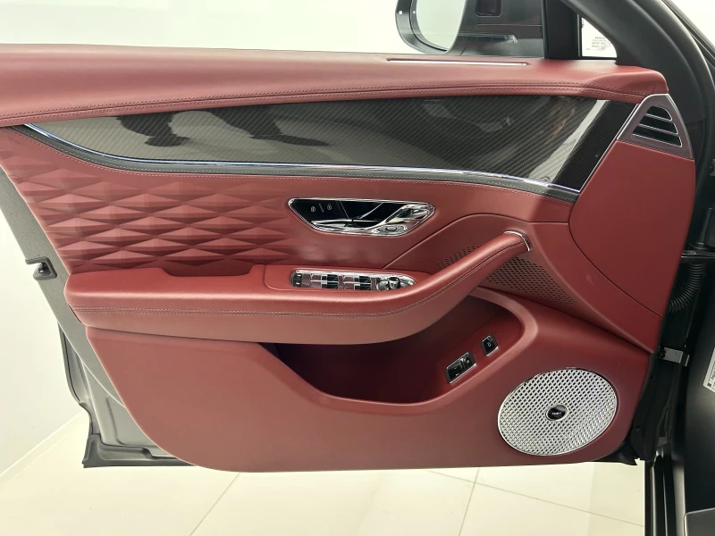 Bentley Flying Spur Speed, снимка 14 - Автомобили и джипове - 52688441