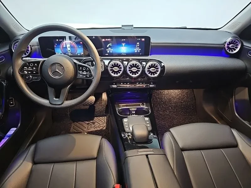 Mercedes-Benz A 220, снимка 7 - Автомобили и джипове - 56016709