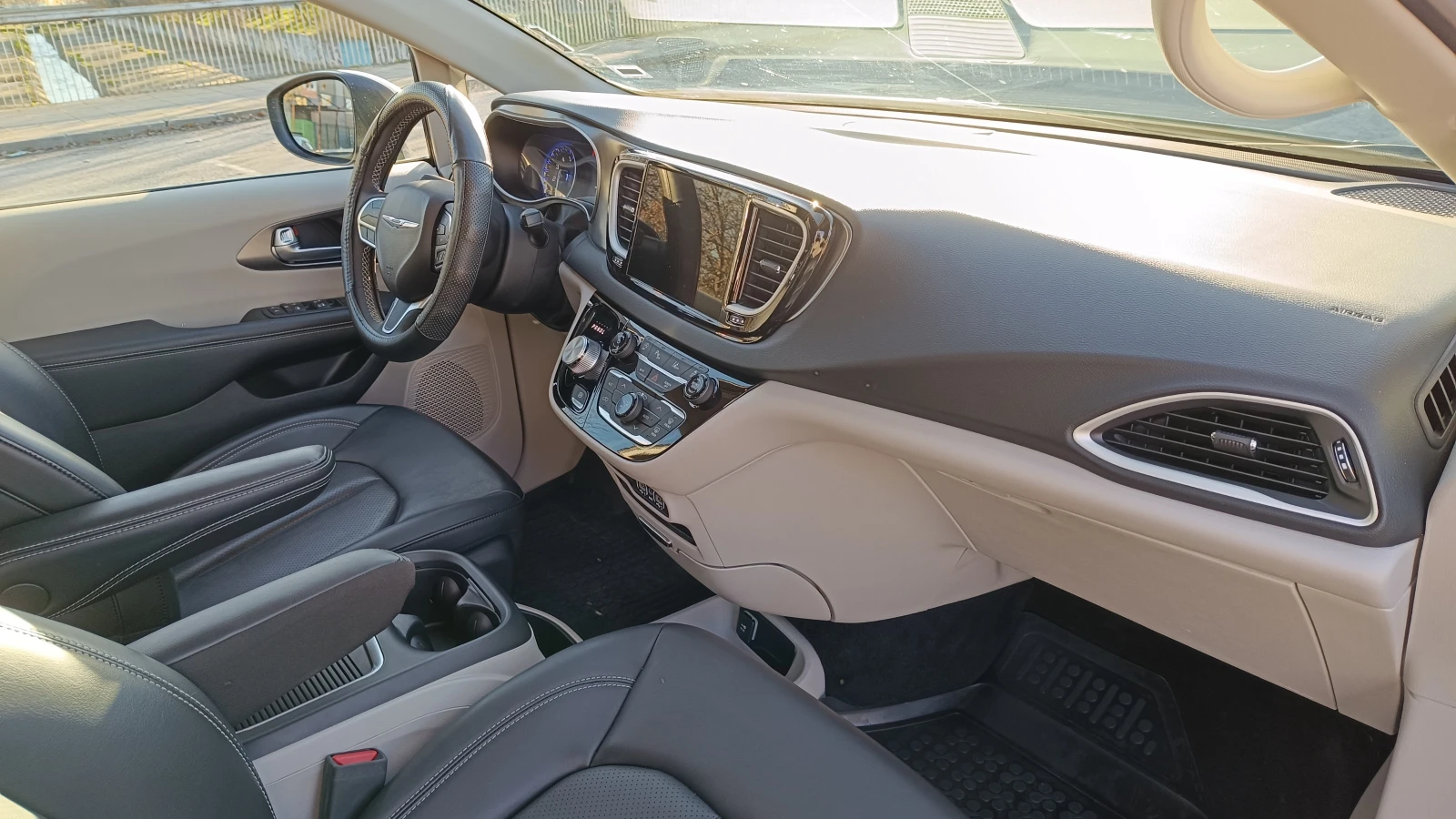 Chrysler Pacifica Touring L - изображение 6