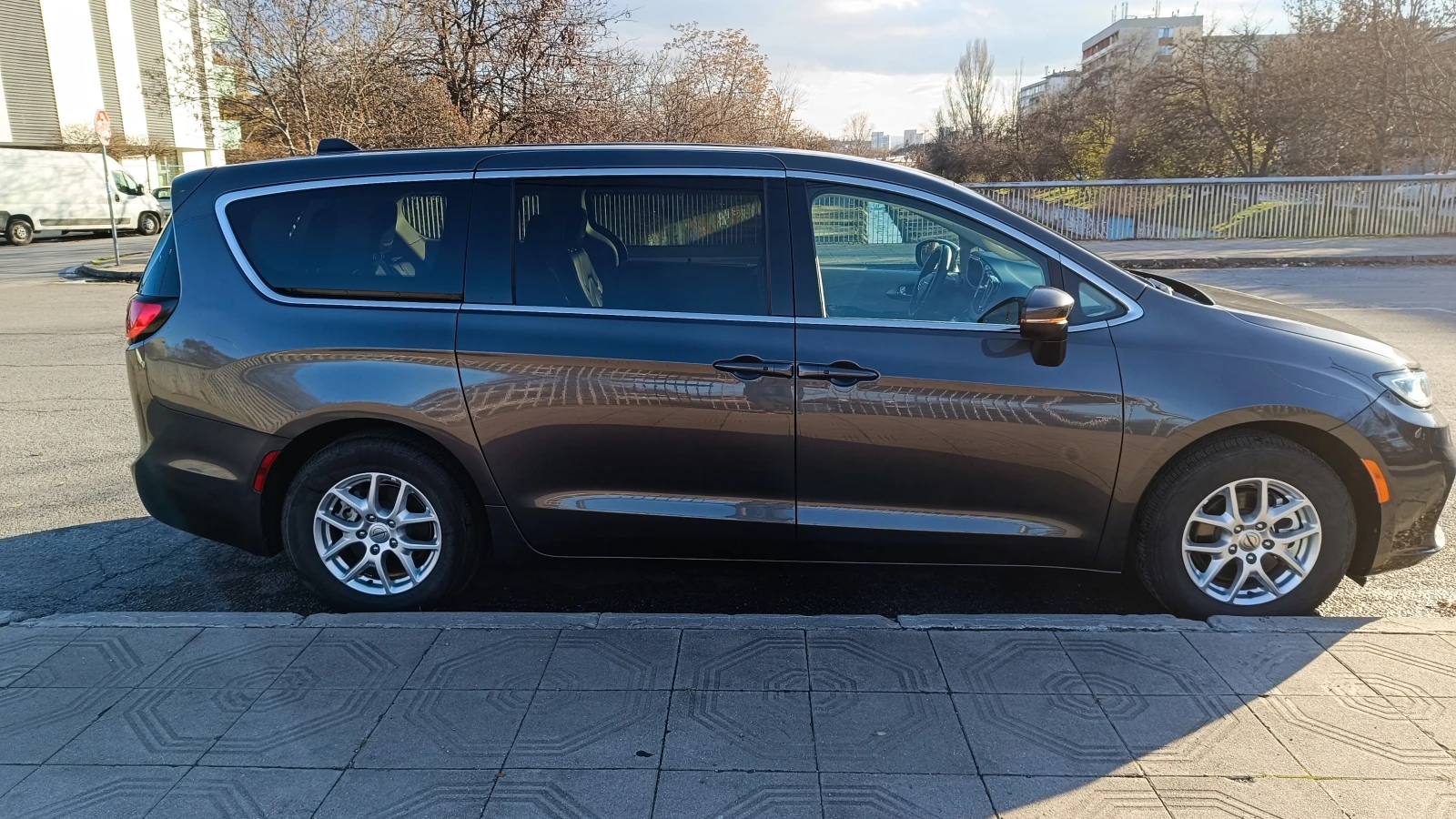 Chrysler Pacifica Touring L - изображение 3