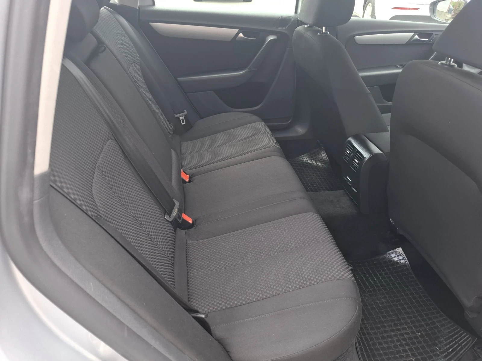 VW Passat 1.6 TDI - изображение 7