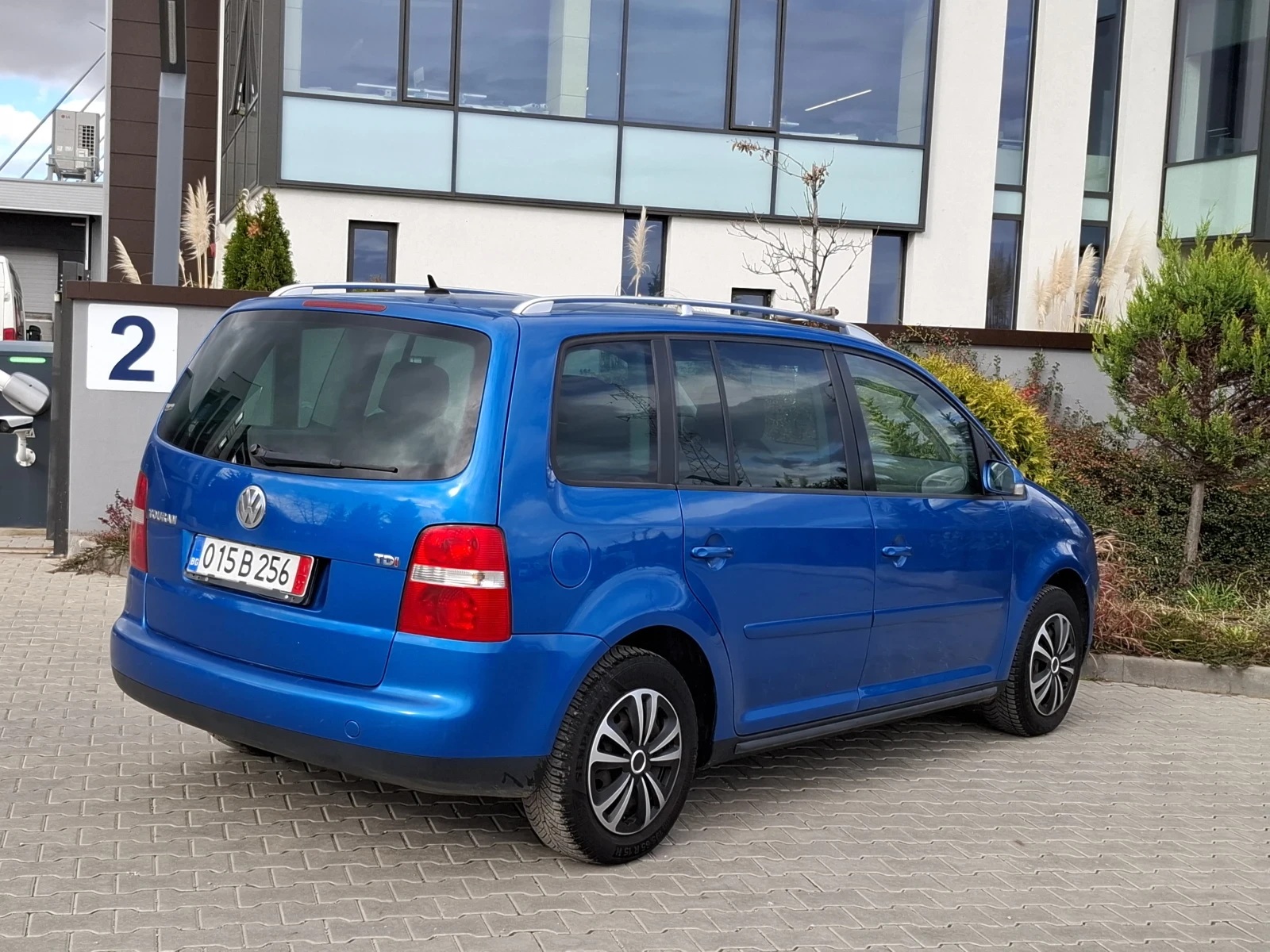 VW Touran 1.9TDI* (101)* 6-* HOB *  | Mobile.bg   13