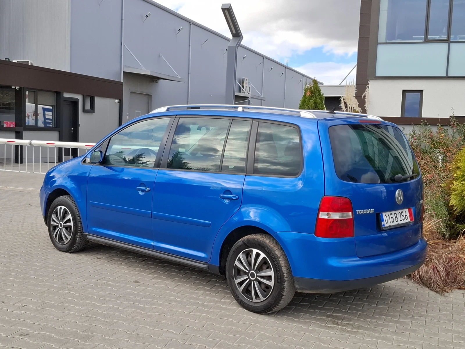 VW Touran 1.9TDI* (101кс)* 6-СКОРОСТИ* HOB ВНОС*  - изображение 5