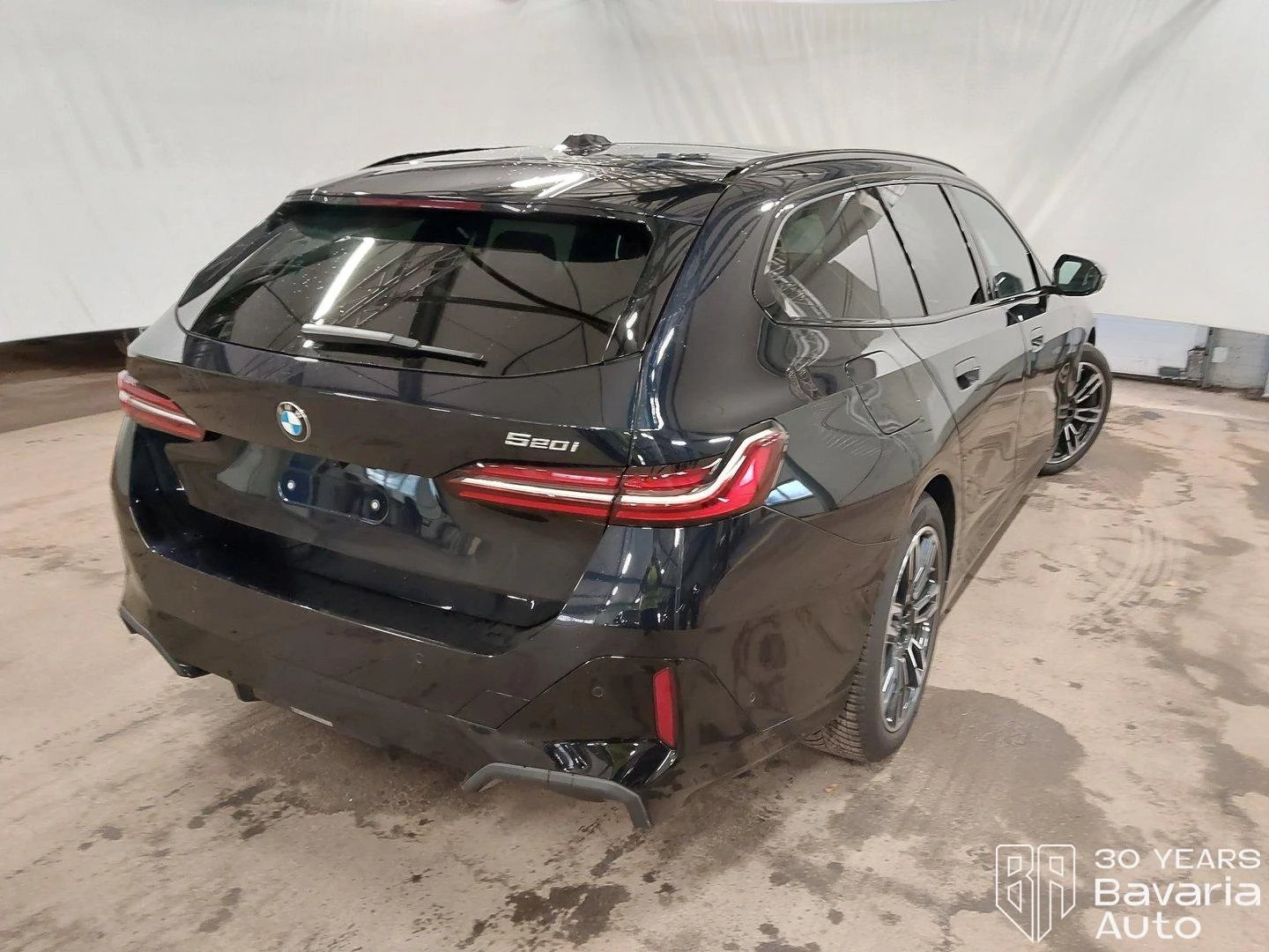 BMW 520 i Touring M Sport Paket Steptronic - изображение 3