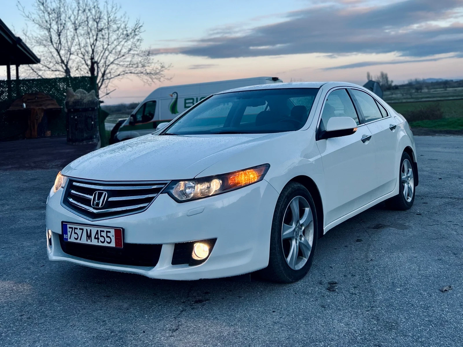 Honda Accord Бяла ПЕРЛА - изображение 3