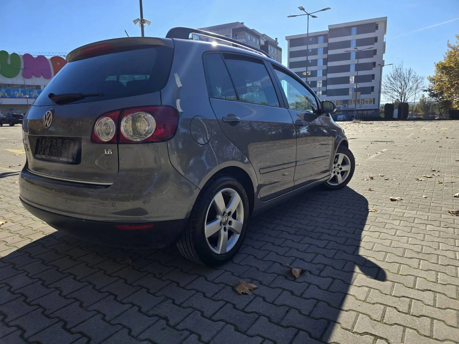 VW Golf Plus 1.6i/ПАРКТРОНИК/NAVI - изображение 4