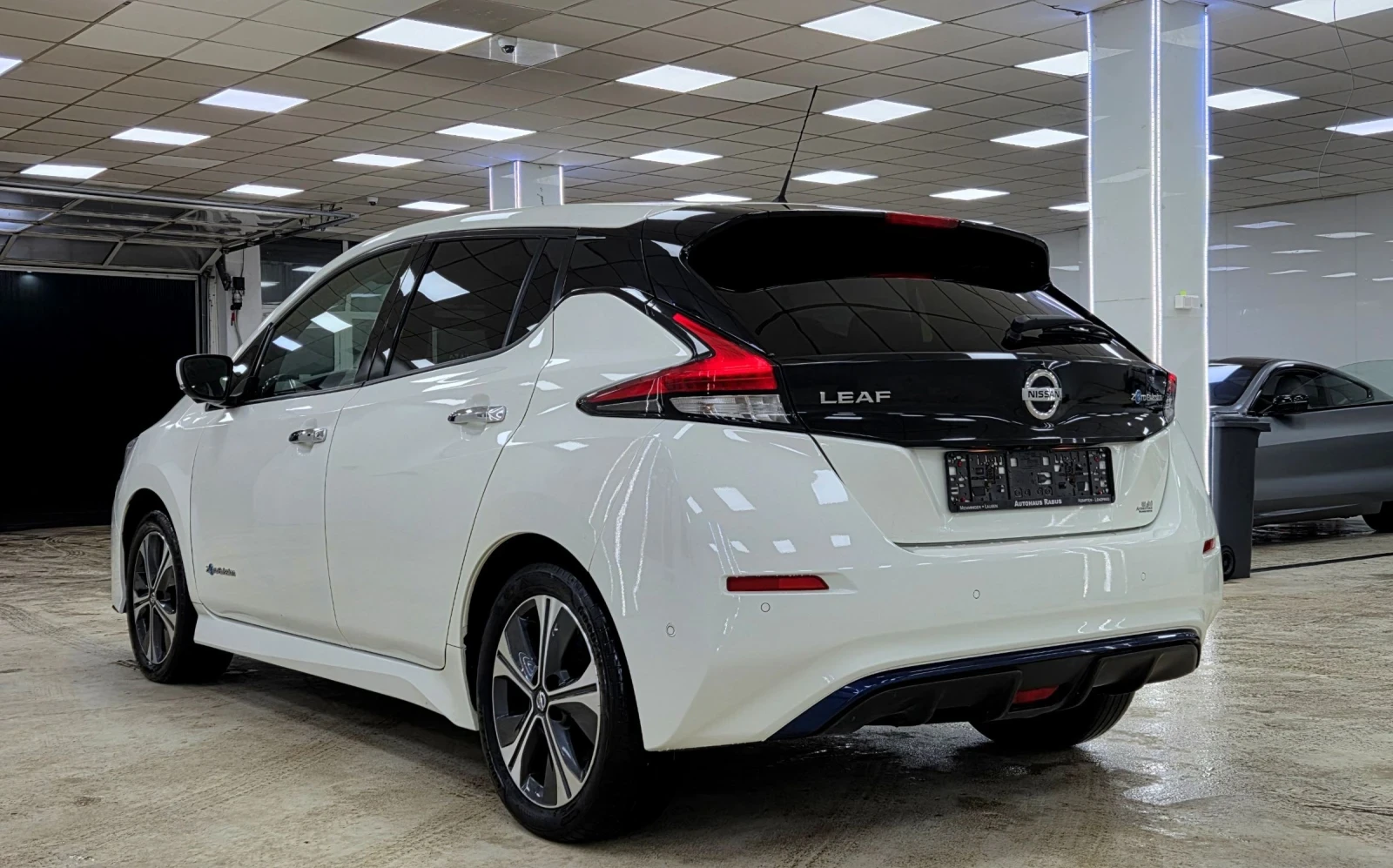 Nissan Leaf  42KWh/ЗАВЕРЕНА СЕРВИЗНА КНИЖКА - изображение 4