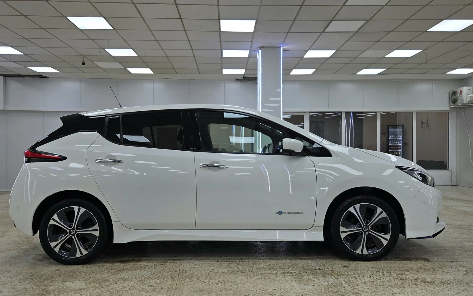 Nissan Leaf  42KWh/ЗАВЕРЕНА СЕРВИЗНА КНИЖКА - изображение 2