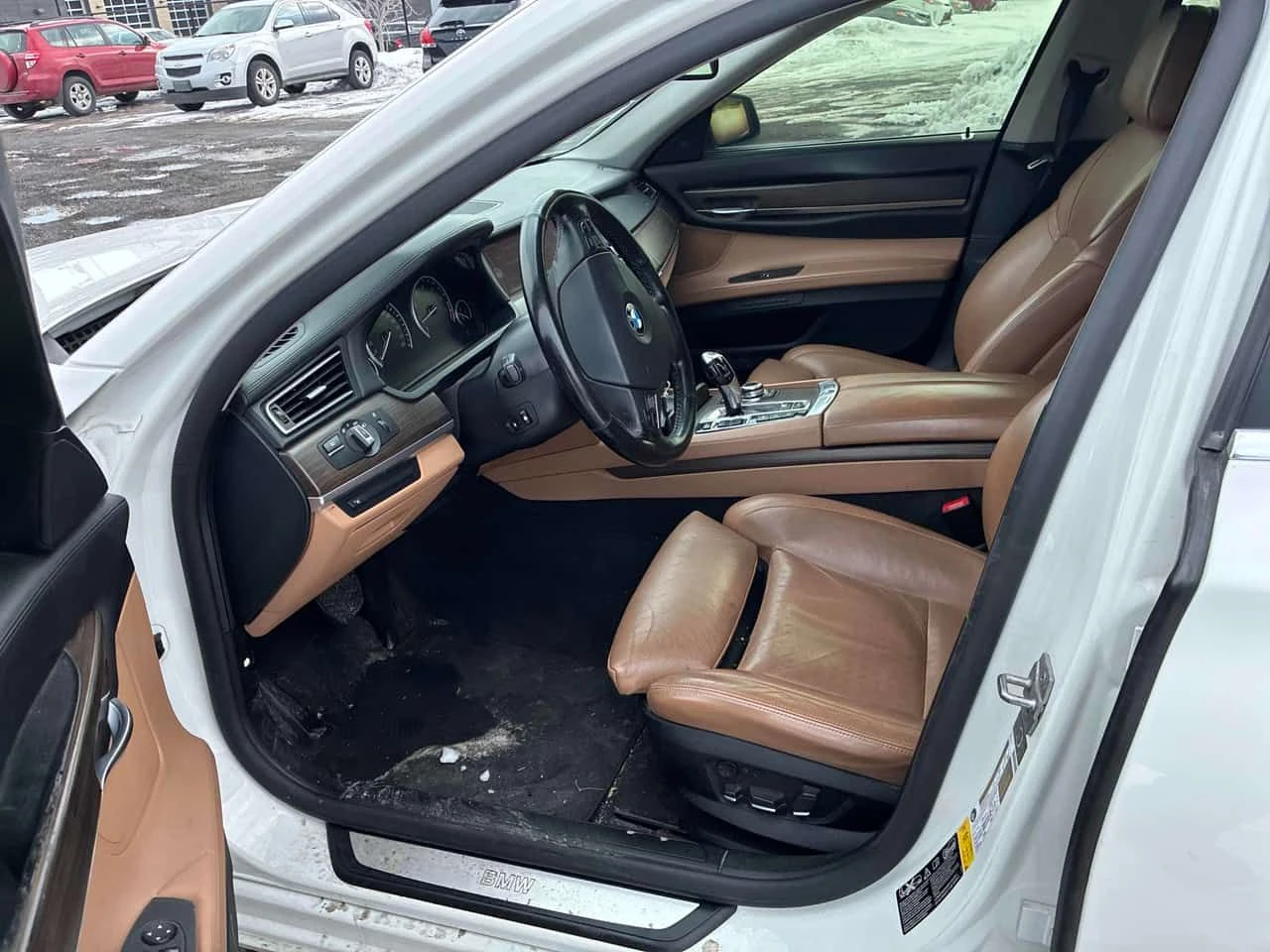 BMW 750 * 4dr Sdn xDrive AWD * 2 КЛЮЧА* ПОДГРЕВ* KEYLESS* , снимка 5 - Автомобили и джипове - 53757588