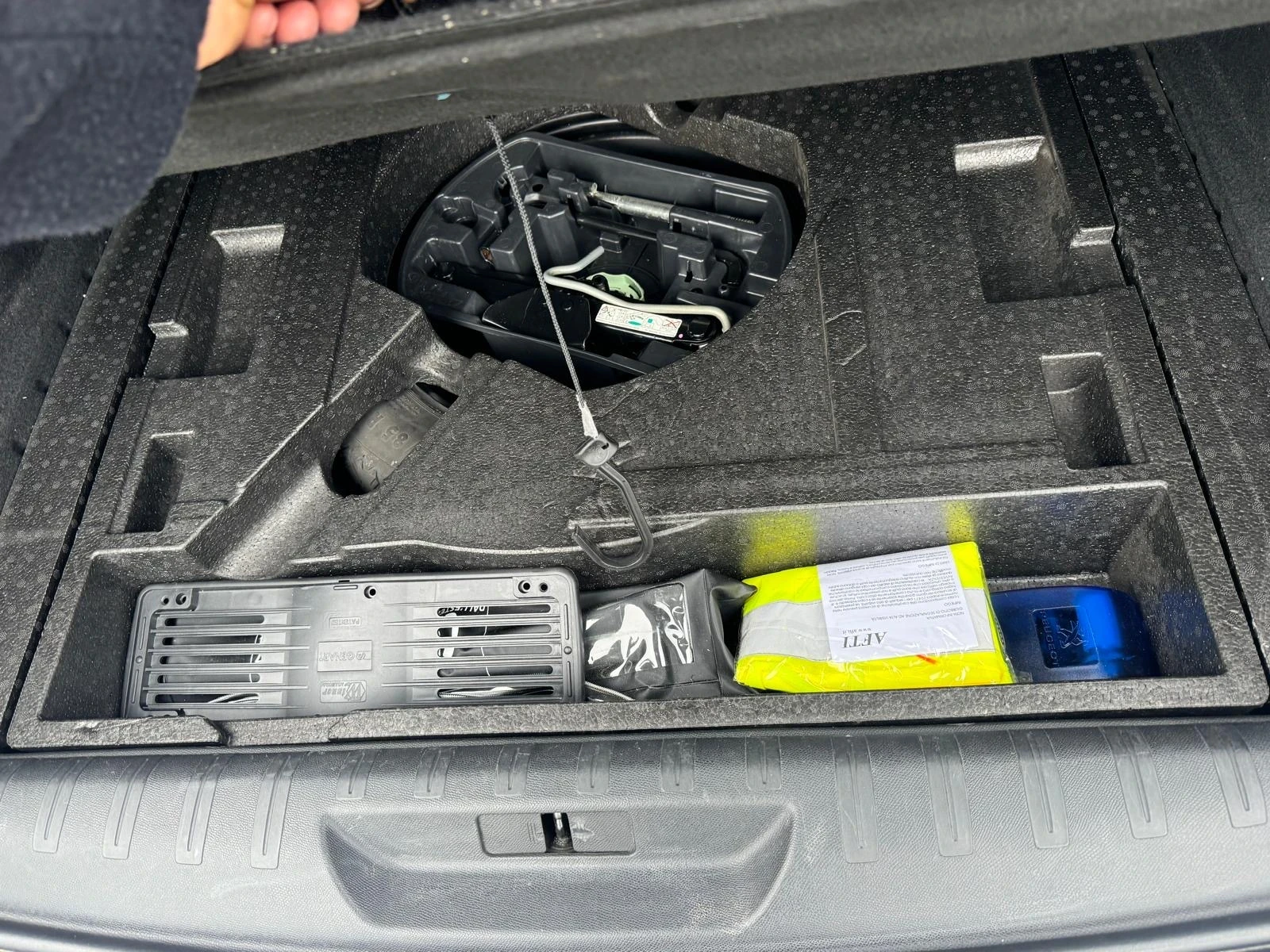 Peugeot 308 LED* NAVI* 1.6hdi 120hp* 3.2016* euro 6b* LEASING | Mobile.bg � ����������� 14