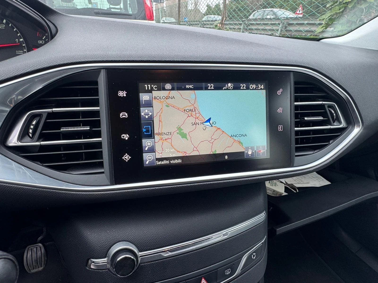 Peugeot 308 LED* NAVI* 1.6hdi 120hp* 3.2016* euro 6b* LEASING | Mobile.bg � ����������� 5