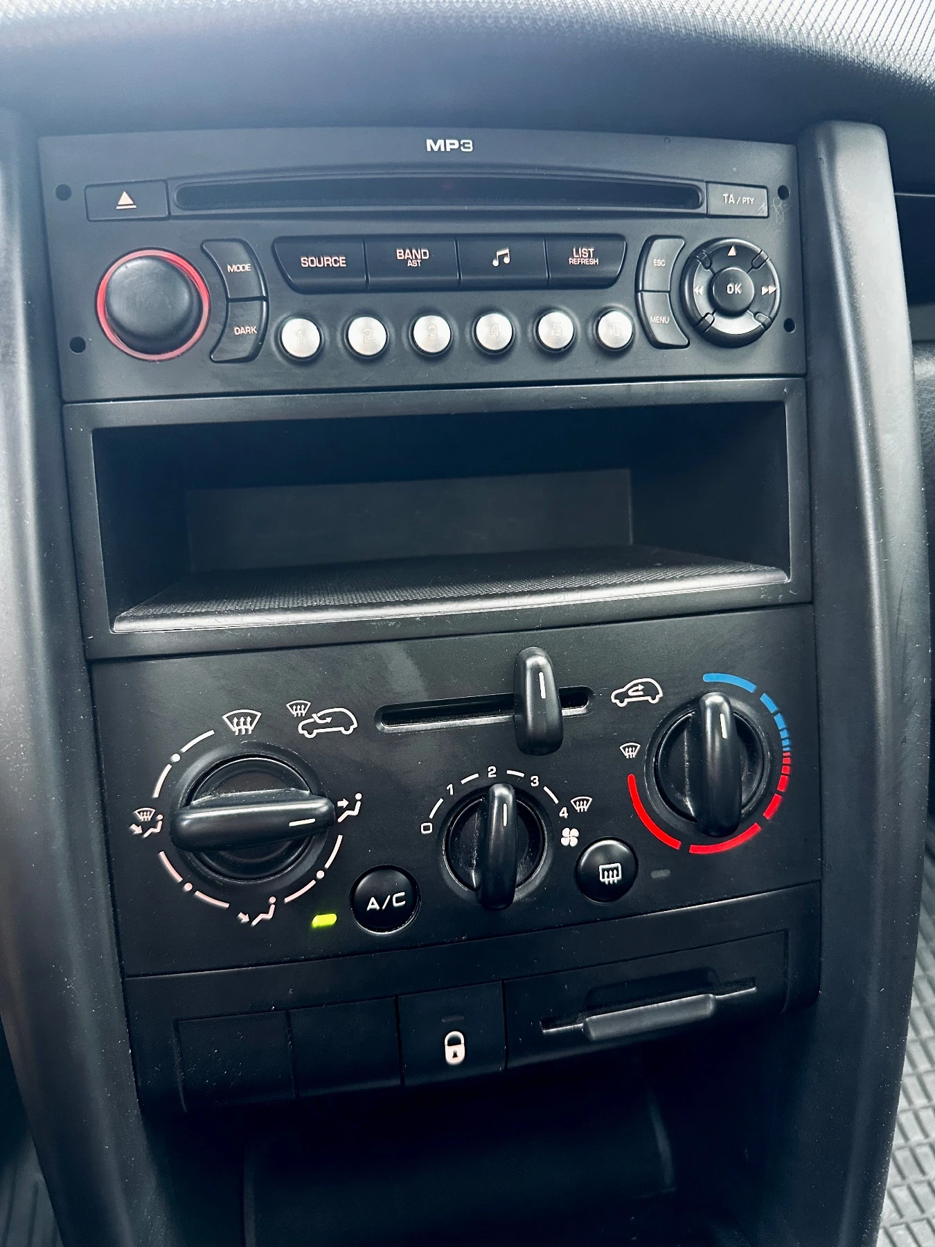 Peugeot 207 1.4i / ����� | Mobile.bg � ����������� 7