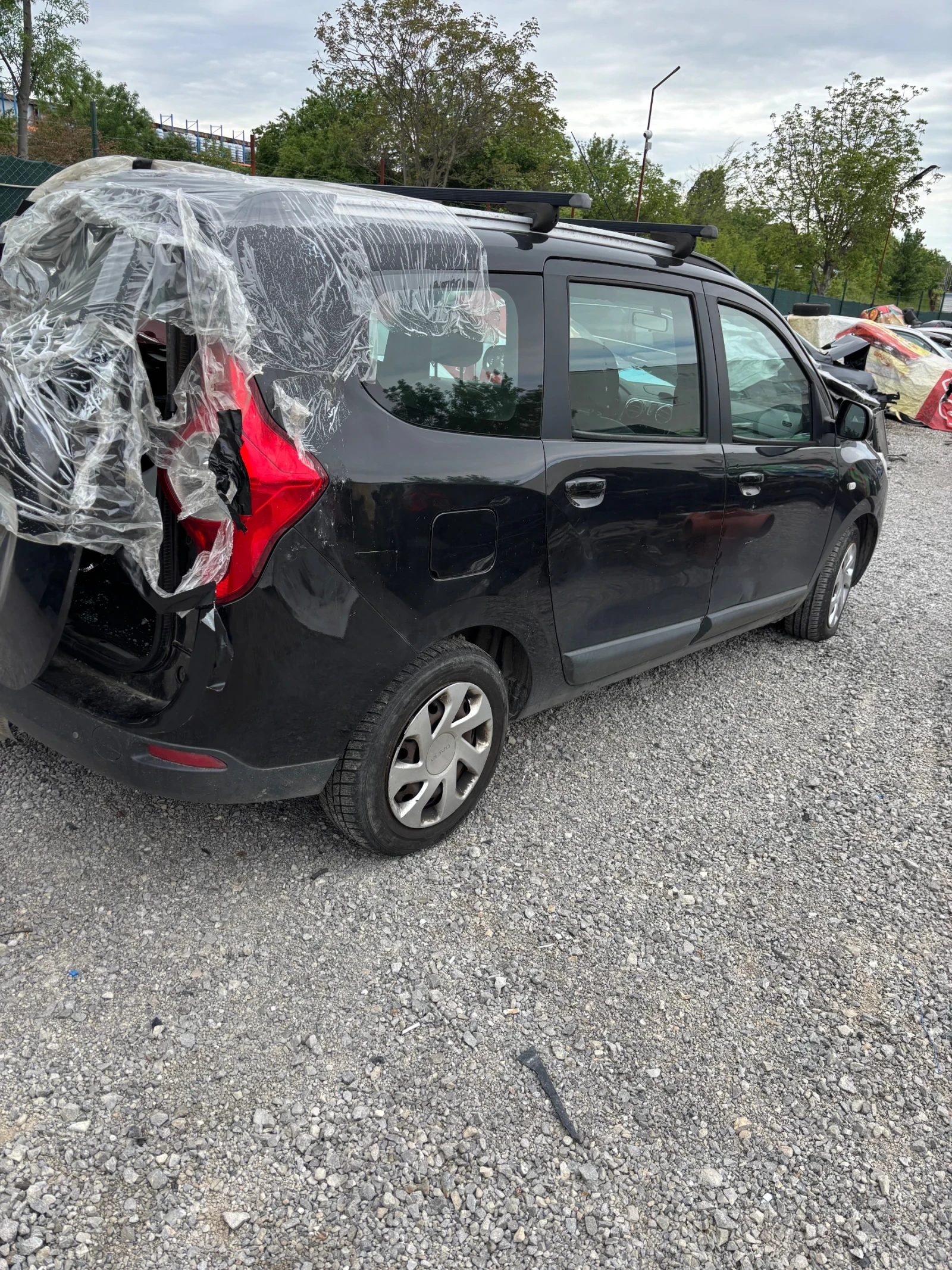 Dacia Lodgy Benzin, снимка 3 - Автомобили и джипове - 54550013
