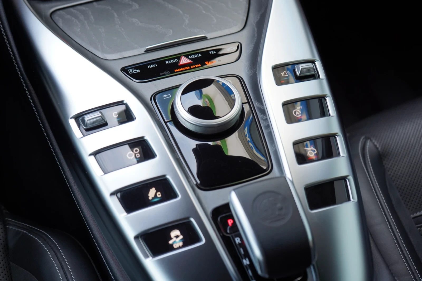 Mercedes-Benz AMG GT 43* BURMESTER* 53 OPTIC* AIRMATIC* 360* KEYLESS* В, снимка 14 - Автомобили и джипове - 54818929