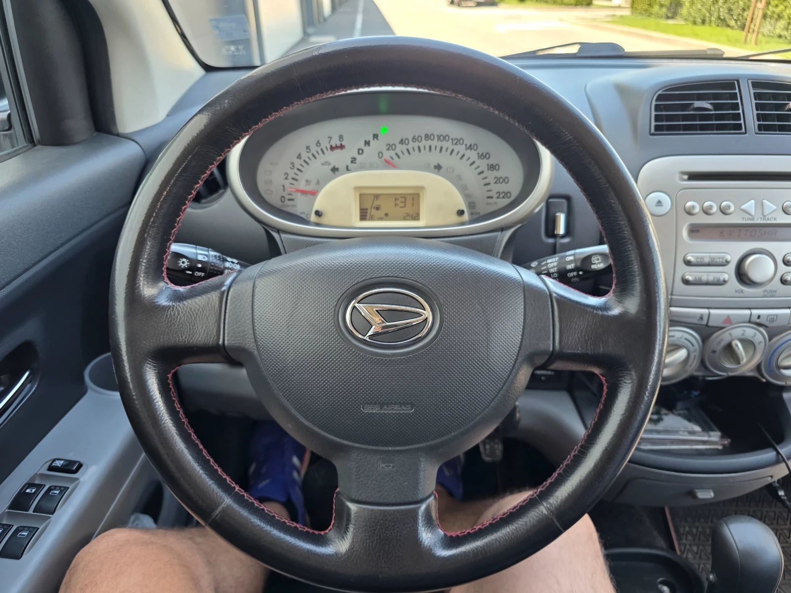 Daihatsu Sirion 1.3 Sport 4x4 Газ Автоматик Facelift, снимка 12 - Автомобили и джипове - 54901830
