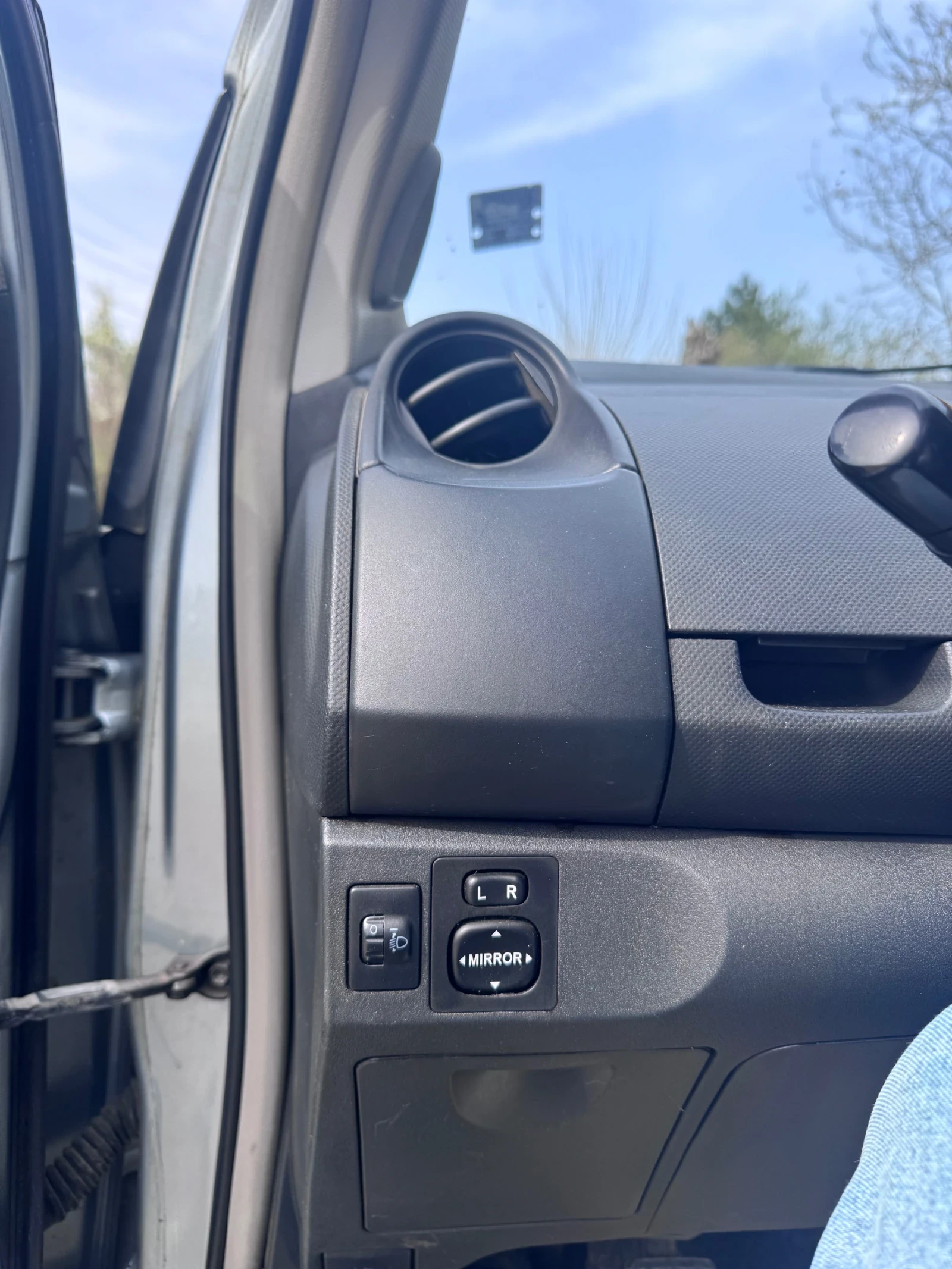Toyota Yaris, снимка 6 - Автомобили и джипове - 54925365