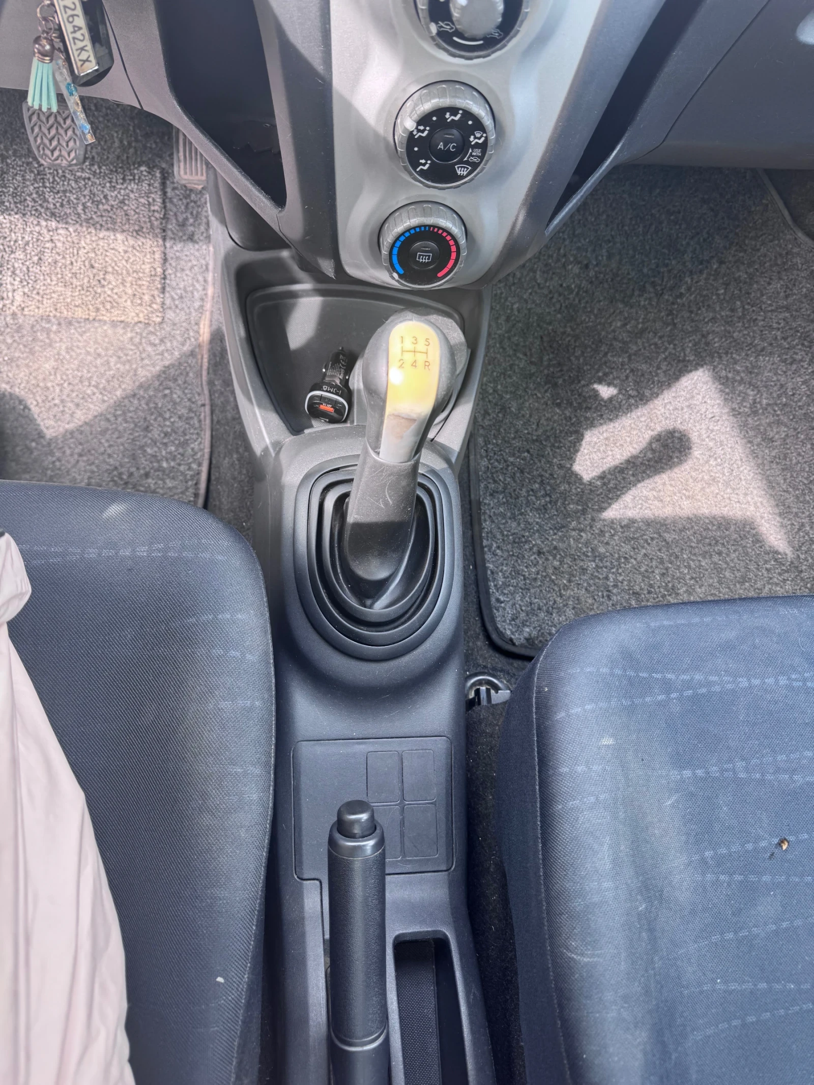 Toyota Yaris, снимка 5 - Автомобили и джипове - 54925365