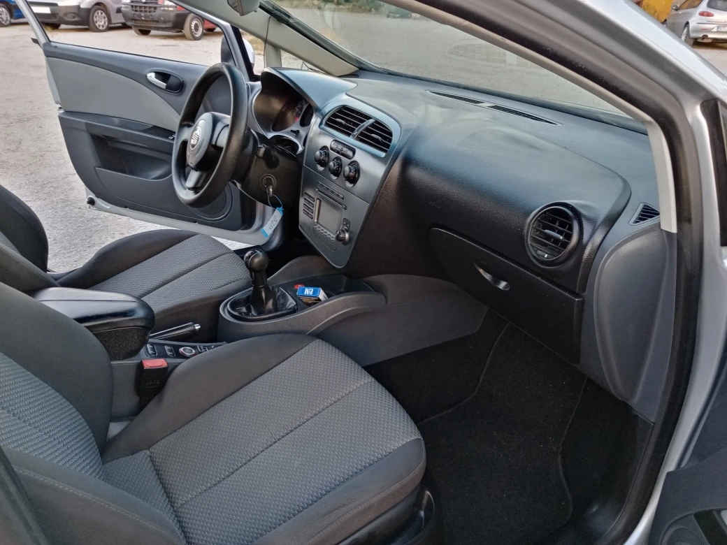 Seat Leon 1.6i, 102к, B/Газ, снимка 11 - Автомобили и джипове - 55083137