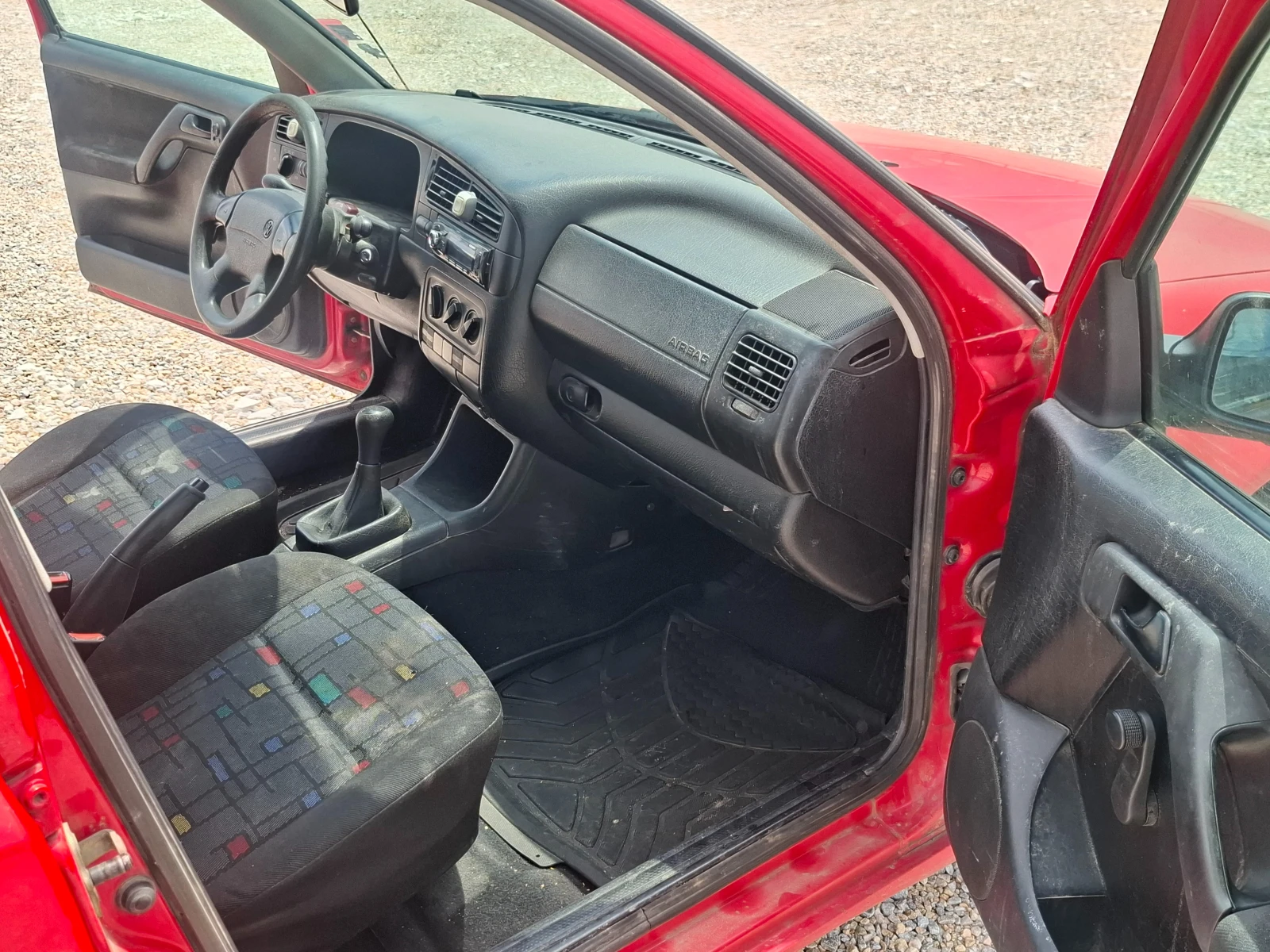 VW Golf 1.8/Газ/Климатик, снимка 10 - Автомобили и джипове - 55145573
