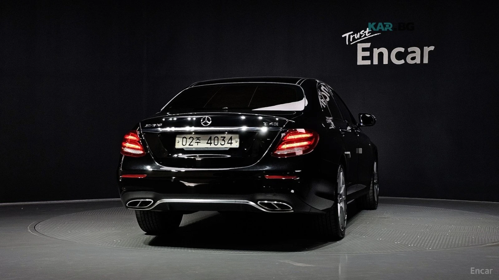 Mercedes-Benz E 43 AMG 4MATIC* КОЖА* ПОДГРЕВ* ОБДУХВ* BURMASTER* PANO* 36, снимка 4 - Автомобили и джипове - 55417105