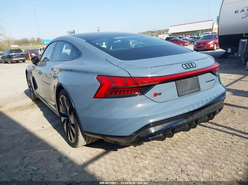 Audi E-Tron GT Rs Quattro, снимка 3 - Автомобили и джипове - 55534526