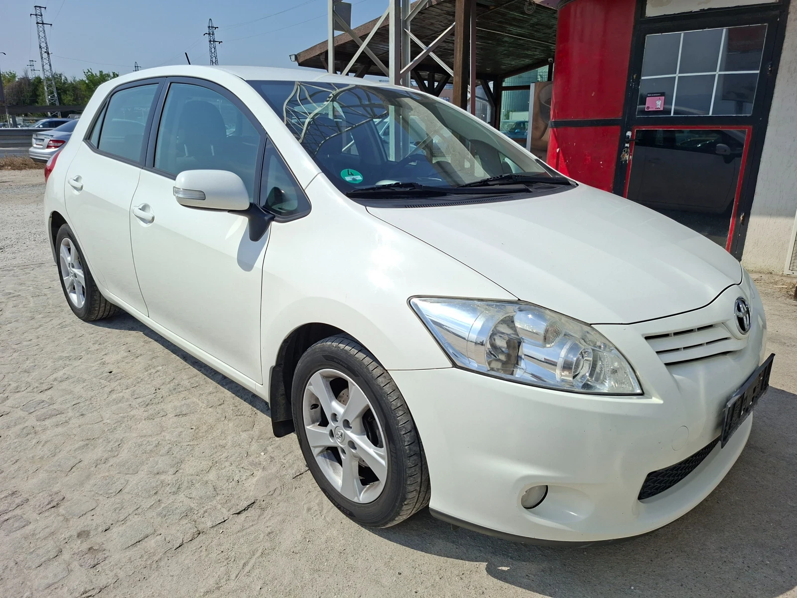 Toyota Auris 1.6i/НАВИ/6СК/2012/194000км