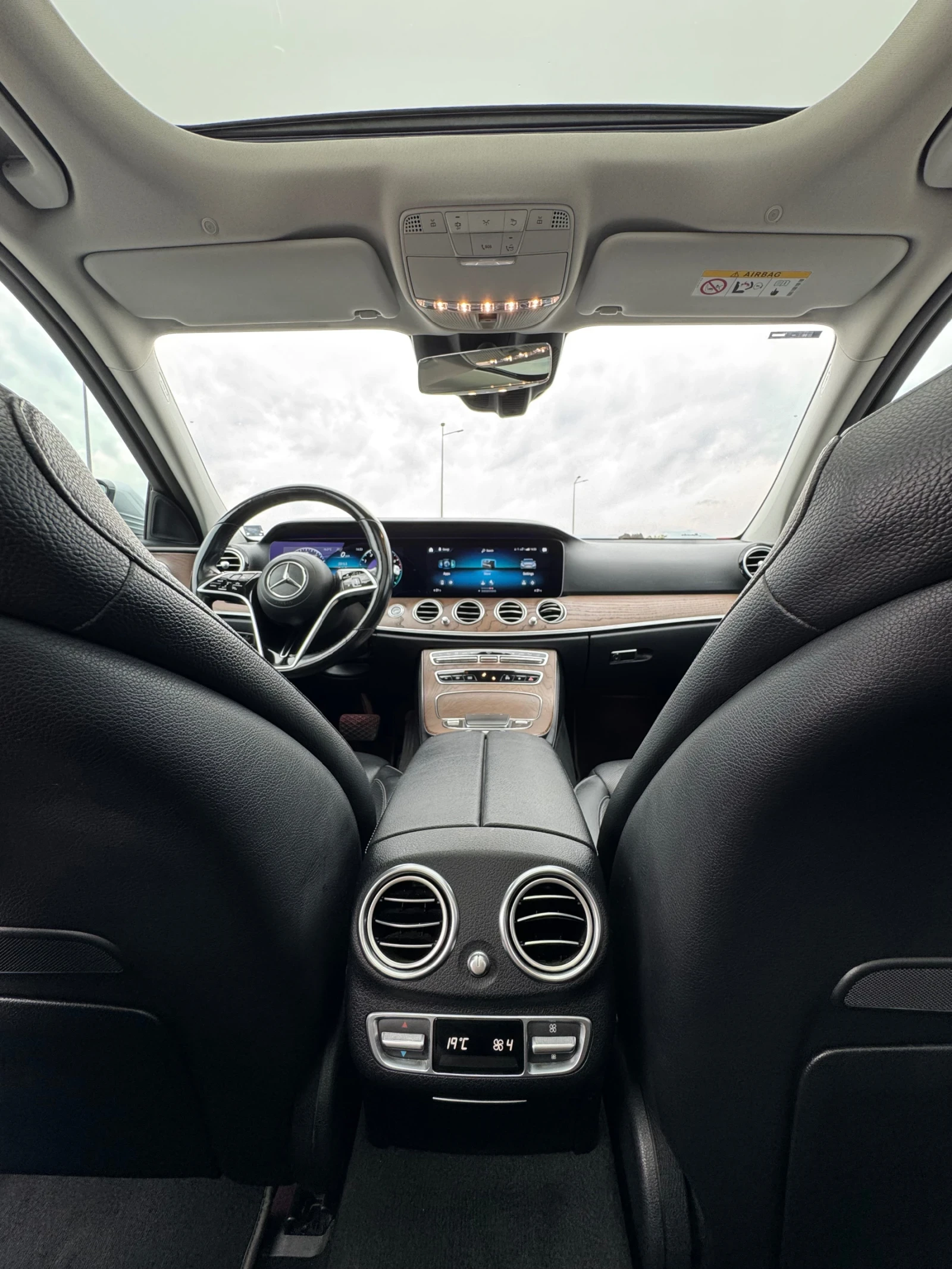 Mercedes-Benz E 300 de Avantgard Burmester, снимка 12 - Автомобили и джипове - 56451270