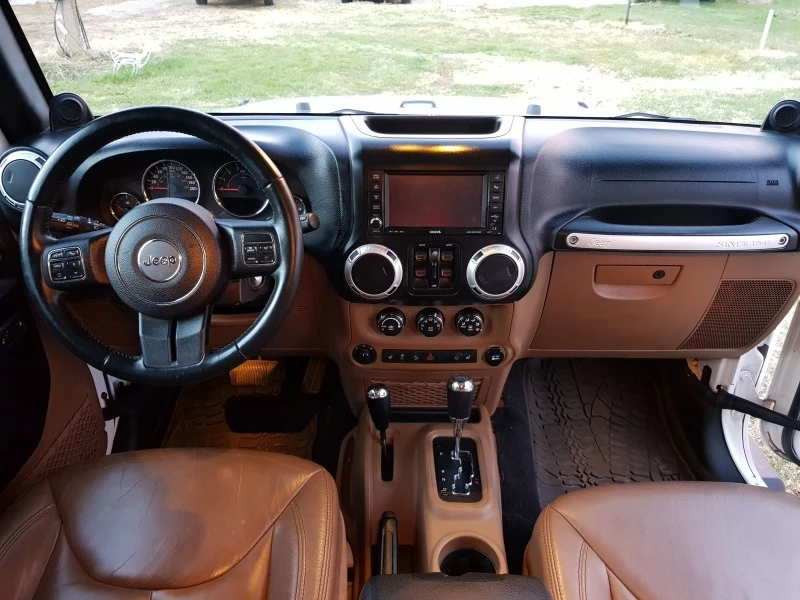 Jeep Wrangler 3.6i SAHARA UNLIMITED , снимка 7 - Автомобили и джипове - 47371601